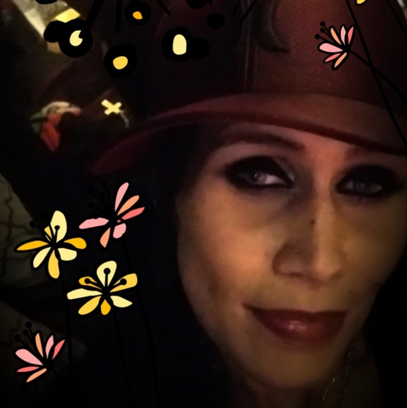 Meet your Posher, Shannon - Picture 2 of 2